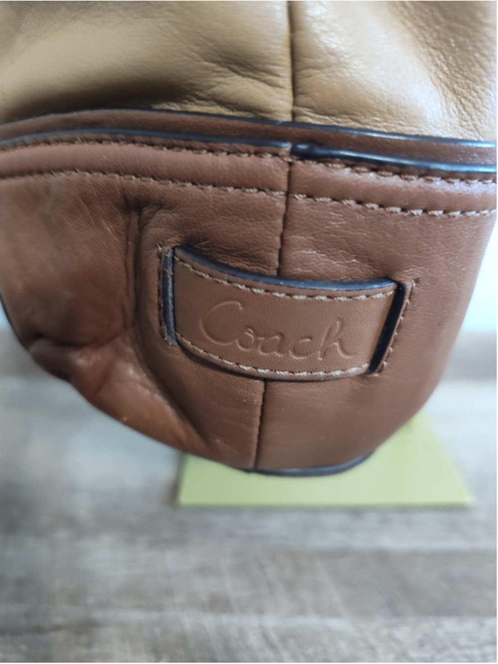 Women's Coach Shoulder Bag Tan and Brown Leather - Picture 4 of 13